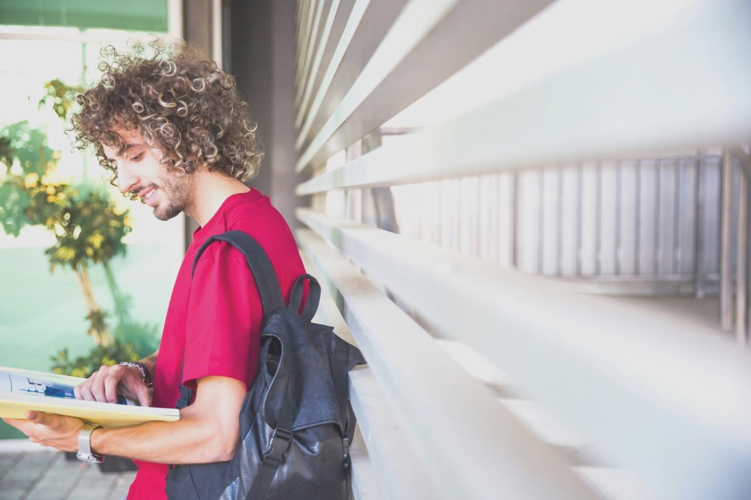 Arbeitsumgebung mit Marktdaten und Analysewerkzeugen